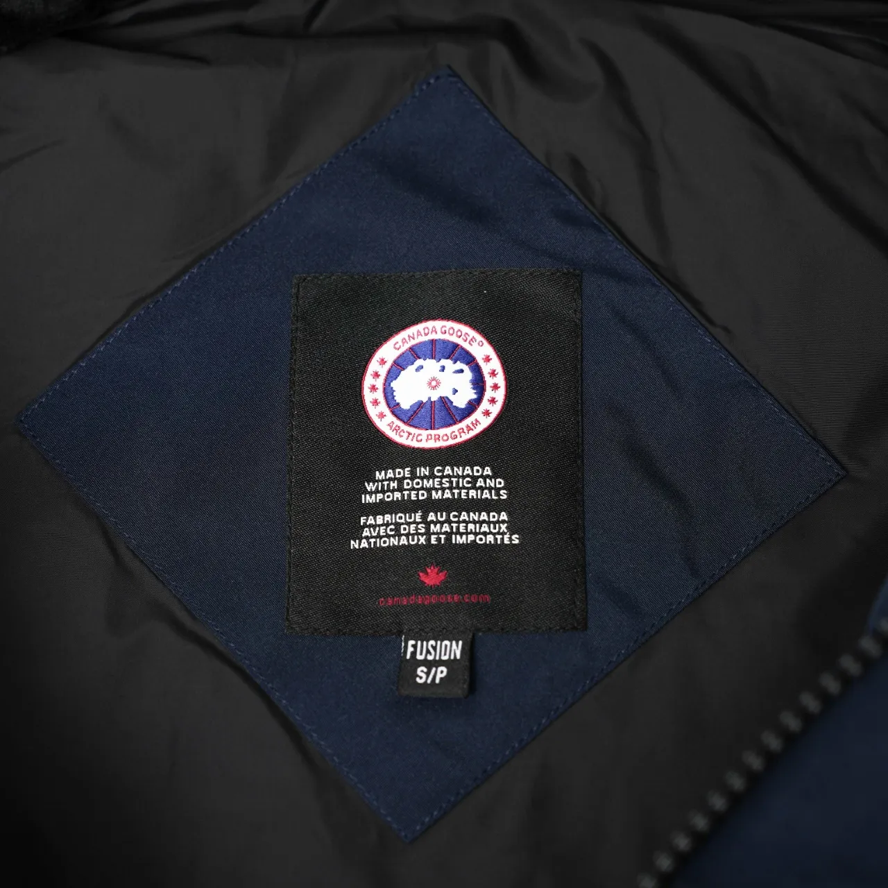 P340 CANADA GOOSE丨Canada Goose Slant Pocket Stand Collar Down Vest Color: Dark Blue Red Label Size: XS-XXL
